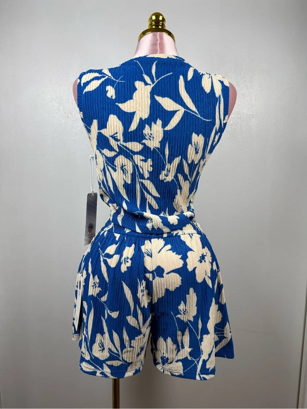 New Mix 2-Piece Crop Top & Short Set Blue Floral NWT Plus Size 1X/2X - Picture 3 of 8